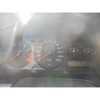 nissan primera berlina (p11) del año 2000