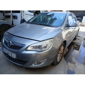 opel astra j (p10) del año 2010