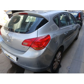 opel astra j (p10) del año 2010