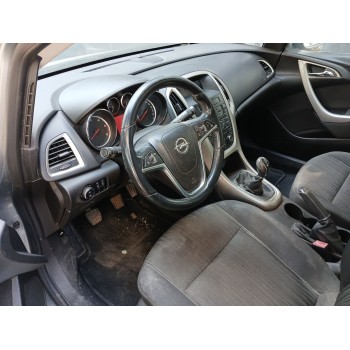 opel astra j (p10) del año 2010