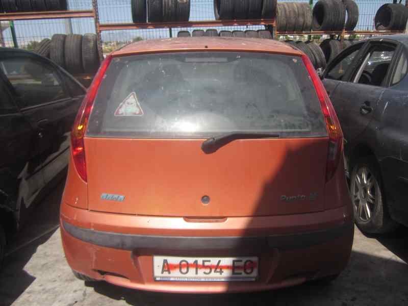 fiat punto berlina (188) del año 2000