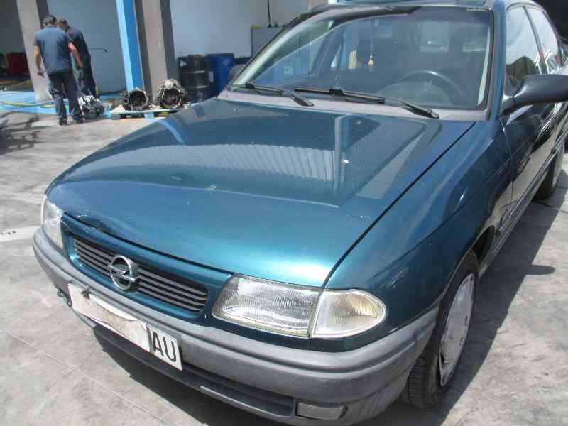 opel astra f berlina del año 1995
