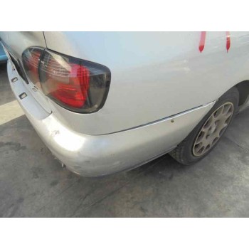 nissan primera berlina (p11) del año 2000