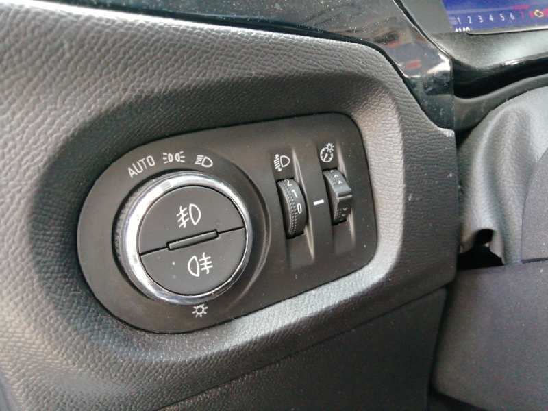 Recambio de mando luces para opel corsa f 1.2 referencia OEM IAM 39201665 SALPICADERO 