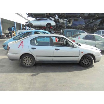 nissan primera berlina (p11) del año 2000