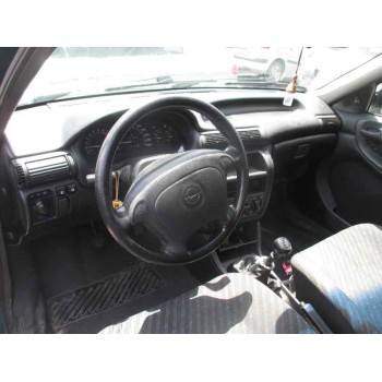 opel astra f berlina del año 1995