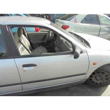 nissan primera berlina (p11) del año 2000