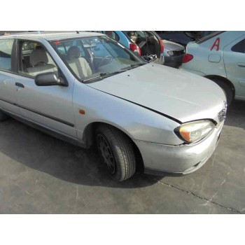 nissan primera berlina (p11) del año 2000