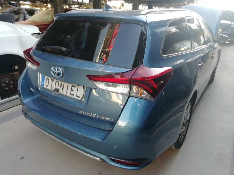 TOYOTA AURIS TOURING SPORTS (E18)
