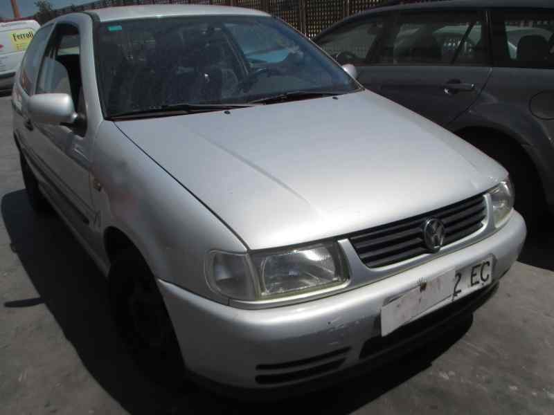 VOLKSWAGEN POLO BERLINA (6N1)