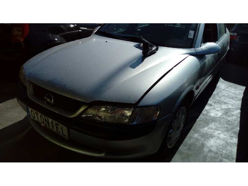 OPEL VECTRA B BERLINA