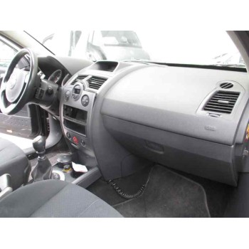 renault megane ii classic berlina del año 2004