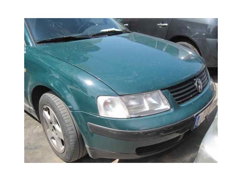 VOLKSWAGEN PASSAT BERLINA (3B2)
