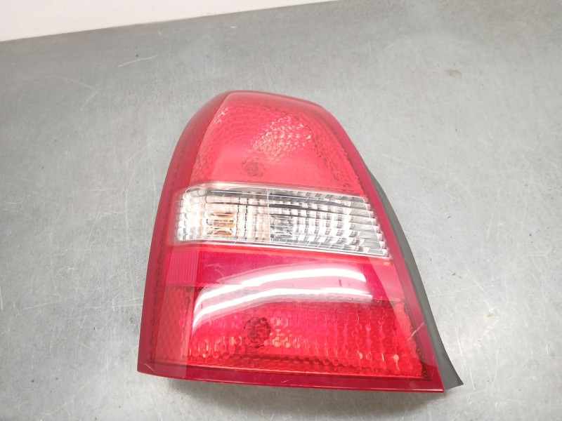 Recambio de piloto trasero izquierdo para nissan primera (p12) 1.6 referencia OEM IAM 89024270  