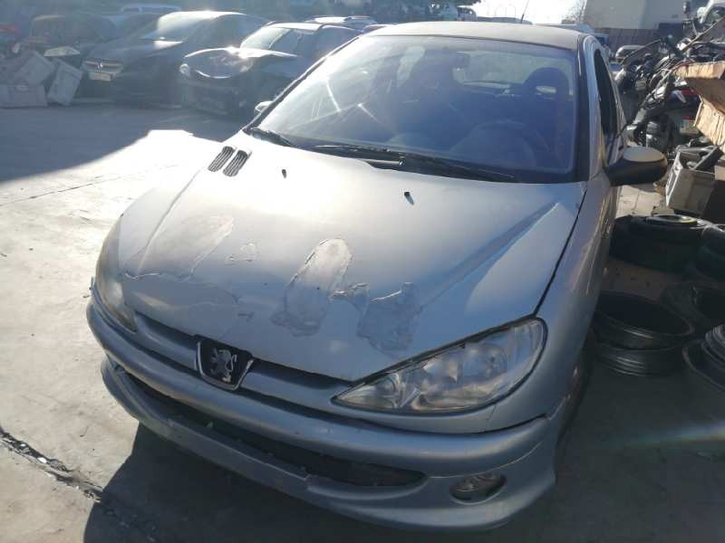 peugeot 206 berlina del año 2001