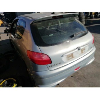 peugeot 206 berlina del año 2001