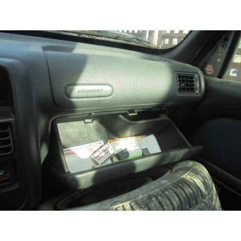 peugeot 106 (s2) del año 2000