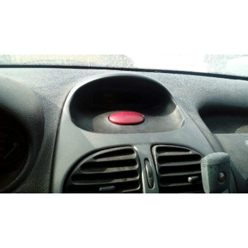 peugeot 206 berlina del año 2000