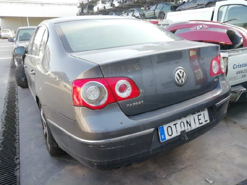 VOLKSWAGEN PASSAT BERLINA (3C2)
