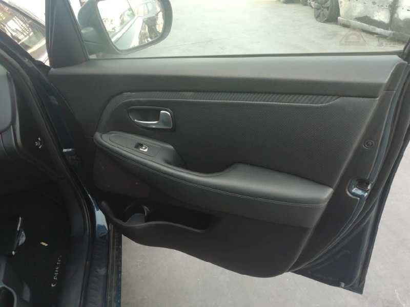 Recambio de guarnecido puerta delantera derecha para kia carens ( ) drive referencia OEM IAM   