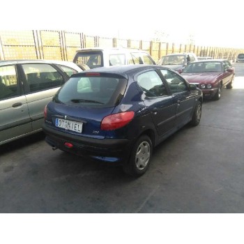 peugeot 206 berlina del año 2001