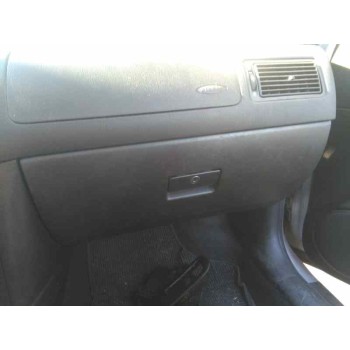 volkswagen golf iv berlina (1j1) del año 2001