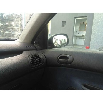 peugeot 206 berlina del año 2001