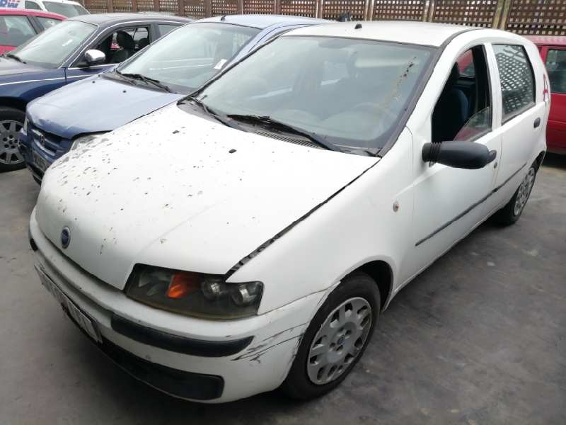 FIAT PUNTO BERLINA (188)