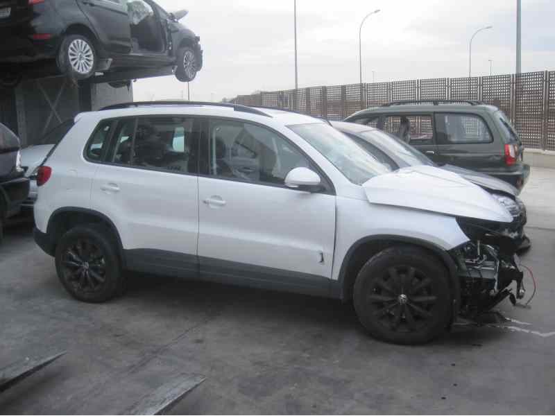 VOLKSWAGEN TIGUAN (5N2)