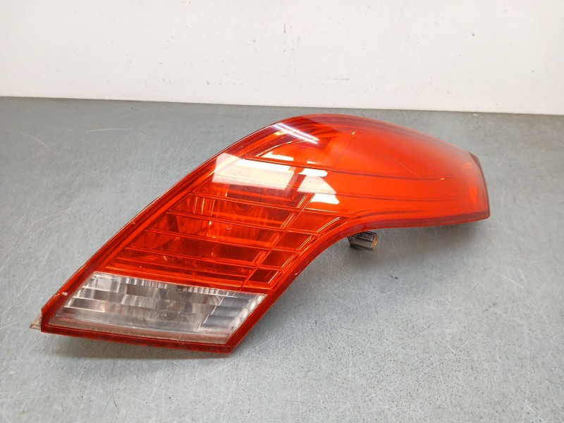 Recambio de piloto trasero derecho interior para ford focus ii descapotable 2.0 referencia OEM IAM 6N4113A602A  