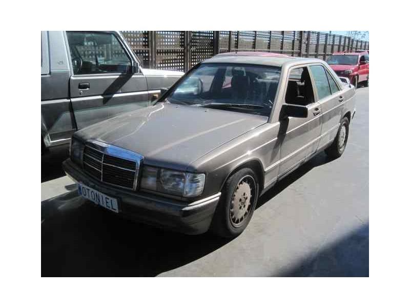 mercedes-benz clase c (w201) berlina del año 1990