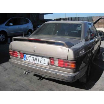 mercedes-benz clase c (w201) berlina del año 1990