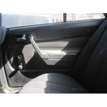 mercedes-benz clase c (w201) berlina del año 1990