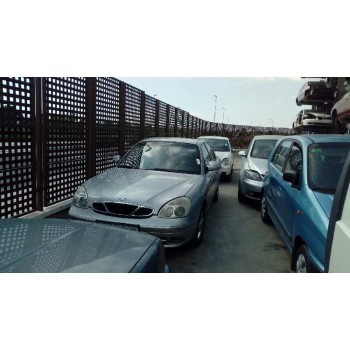 daewoo nubira berlina del año 2001