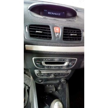 renault megane iii berlina 5 p del año 2010