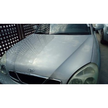 daewoo nubira berlina del año 2001