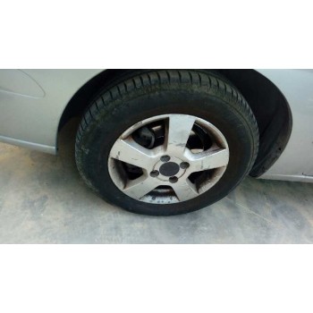 daewoo nubira berlina del año 2001