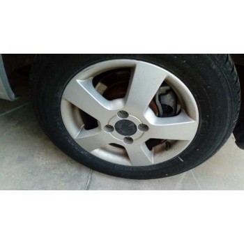 daewoo nubira berlina del año 2001