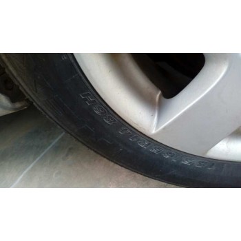 daewoo nubira berlina del año 2001