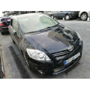 toyota auris del año 2011