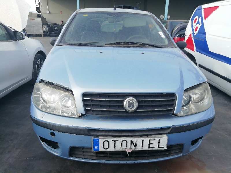 FIAT PUNTO BERLINA (188)