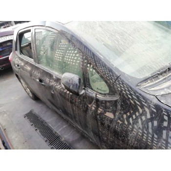 toyota auris del año 2011