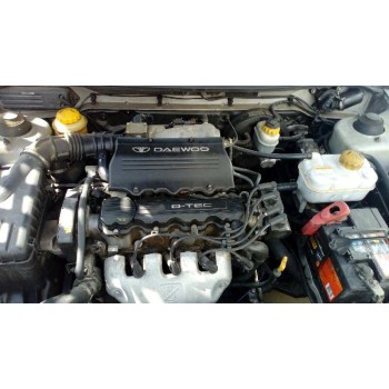 daewoo nubira berlina del año 2001