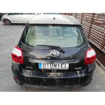 toyota auris del año 2011