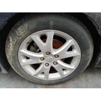 toyota auris del año 2011