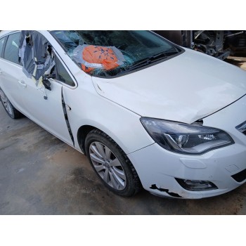 opel astra j sports tourer (p10) del año 2012
