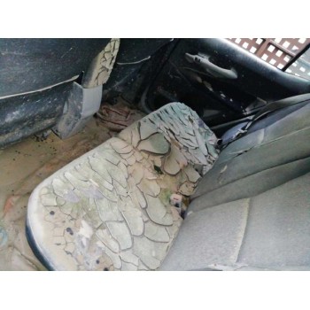 toyota auris del año 2011