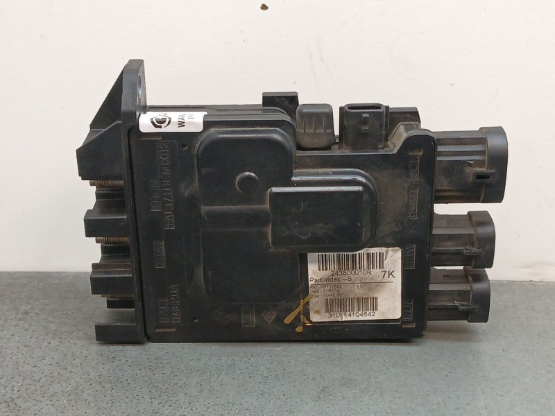 Recambio de caja reles / fusibles para renault scenic iii 1.2 tce referencia OEM IAM 243800010r  