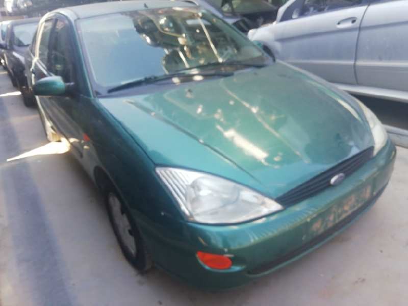 ford focus berlina (cak) del año 2000