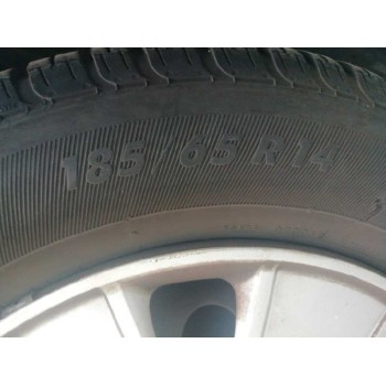 ford focus berlina (cak) del año 2000